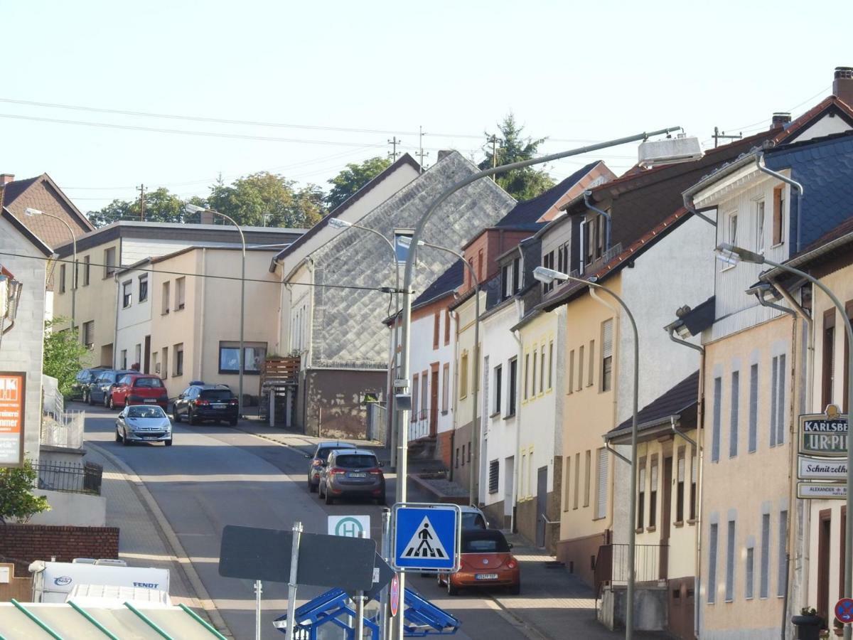 Triebener-Hof Hotell Quierschied Exteriör bild