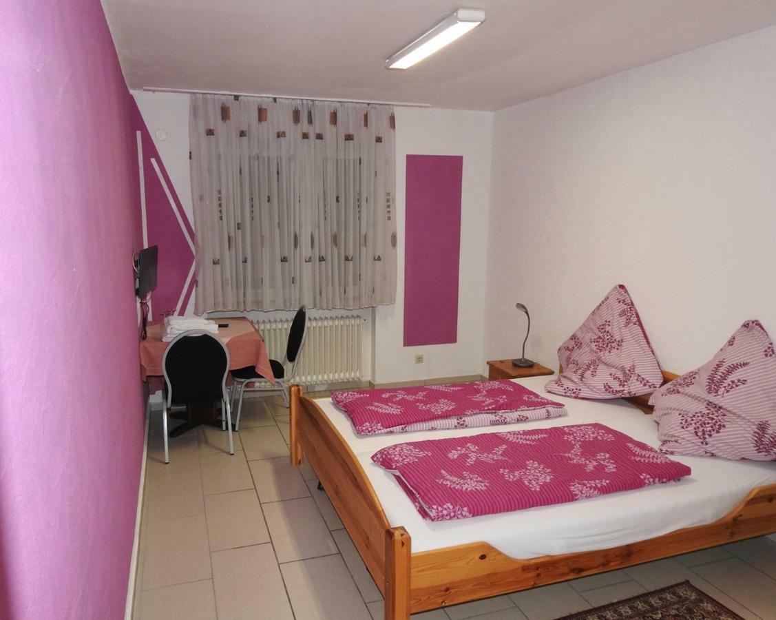 Triebener-Hof Hotell Quierschied Exteriör bild